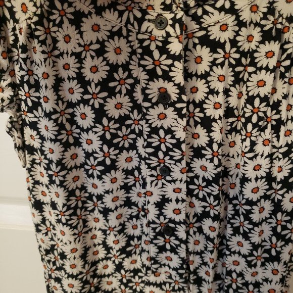 Black daisy sleeveless LOFT blouse - Picture 4 of 6